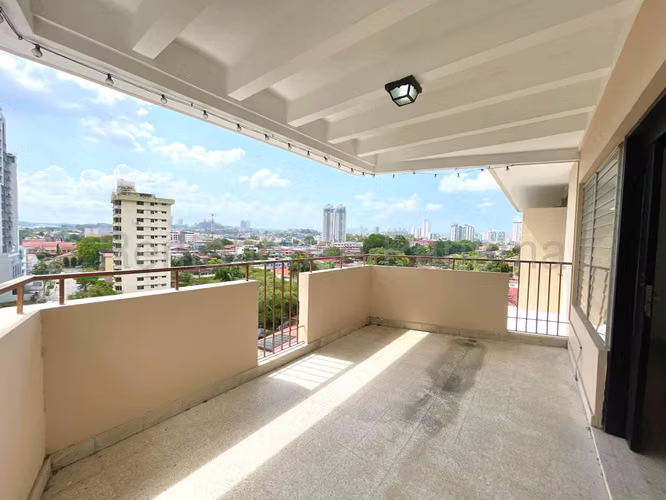 Venta de Apartamento de 176 m2 en PH Loma 50, Hato Pintado 27-1104GG