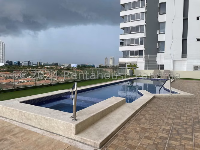 Venta de Apartamento de 242 m2 en PH Breeze, Costa del Este 26-4081GG
