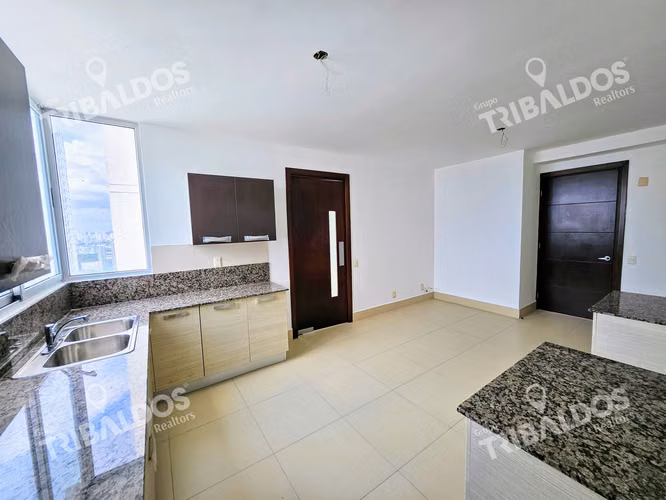 VENTA APARTAMENTO EN PH BREEZE COSTA DEL ESTE
