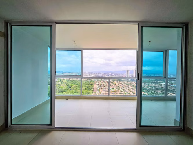 APARTMENT FOR SALE IN PH BREEZE IN COSTA DEL ESTE