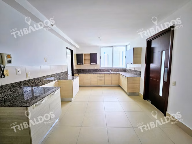 VENTA APARTAMENTO EN PH BREEZE COSTA DEL ESTE