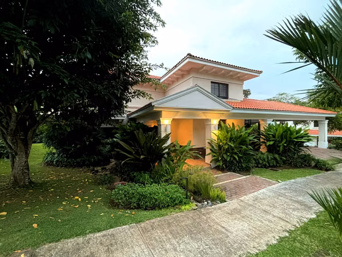 For Sale: House in Senderos de Camino de Cruces, Los Senderos