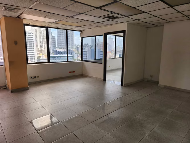 Oficina 1 por Piso