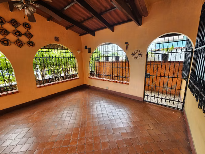 House in La Loma, Hato Pintado