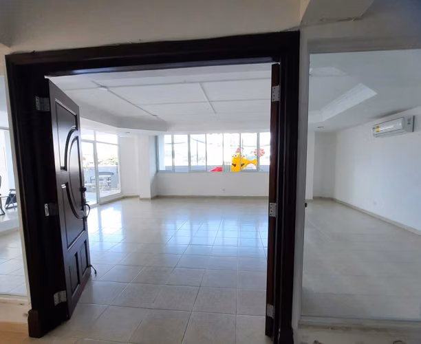 Apartamento espacioso en El Dorado - Imagen 6