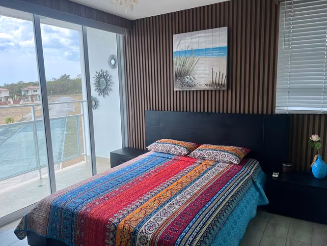 2 Bedroom/2 Fontenella apartment bath located in San Carlos
