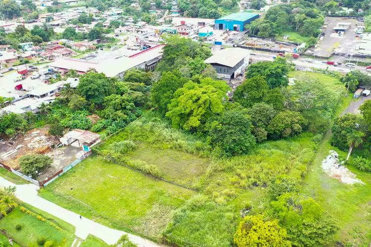 Terreno en Venta en la Vía Principal de Milla 13, Las Cumbres