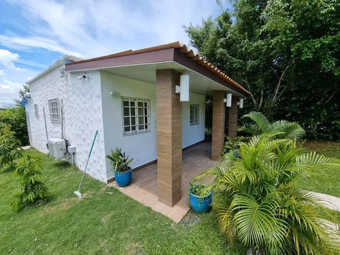 Complejo Privado de 3 Casas con Piscina en Coronado