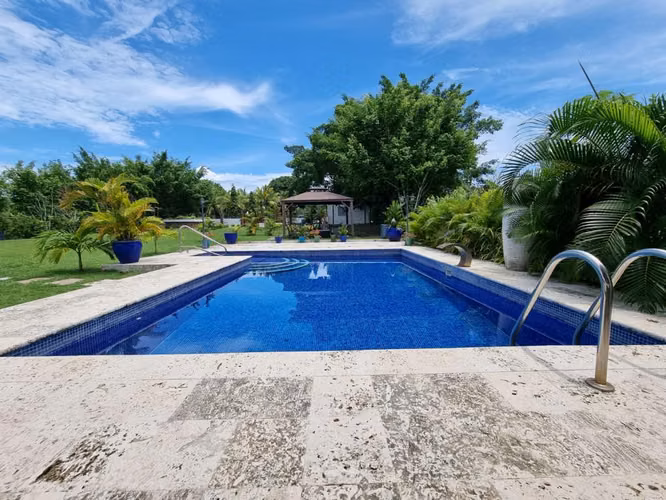 Complejo Privado de 3 Casas con Piscina en Coronado