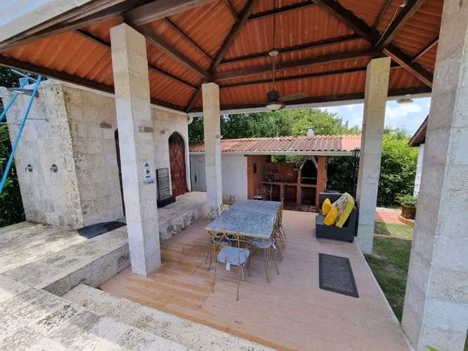 Complejo Privado de 3 Casas con Piscina en Coronado