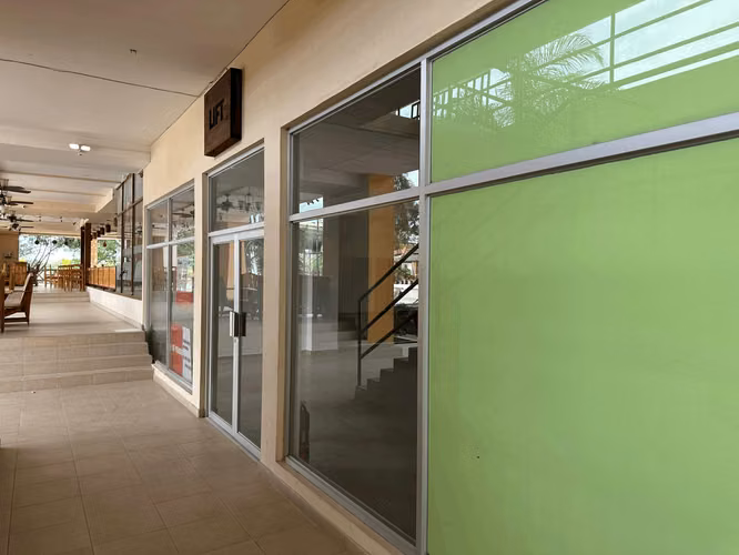 Local en Venta Av Roberto Eisenmann Coronado