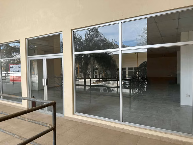 Local en Plaza Coronado en Venta