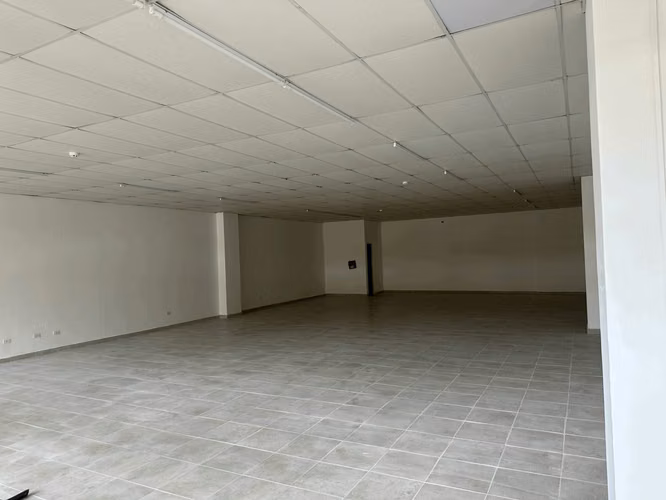 Local en Plaza Coronado en Venta