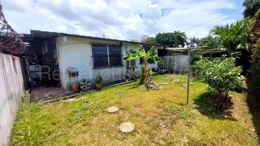 Venta de Casa Espléndida en Villa Sol, Campo Lindbergh 25-8477GG