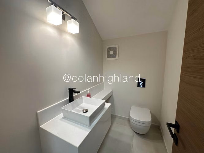 Venta Casa Unifamiliar de 688.38 m2 de Terreno en The Woods, Santa Maria