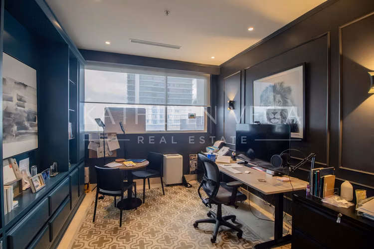Se vende amplio apartamento con acabados modernos y de alta gama, en el P.H. Aria de Costa del Este