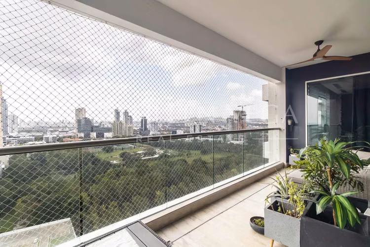 Se vende amplio apartamento con acabados modernos y de alta gama, en el P.H. Aria de Costa del Este