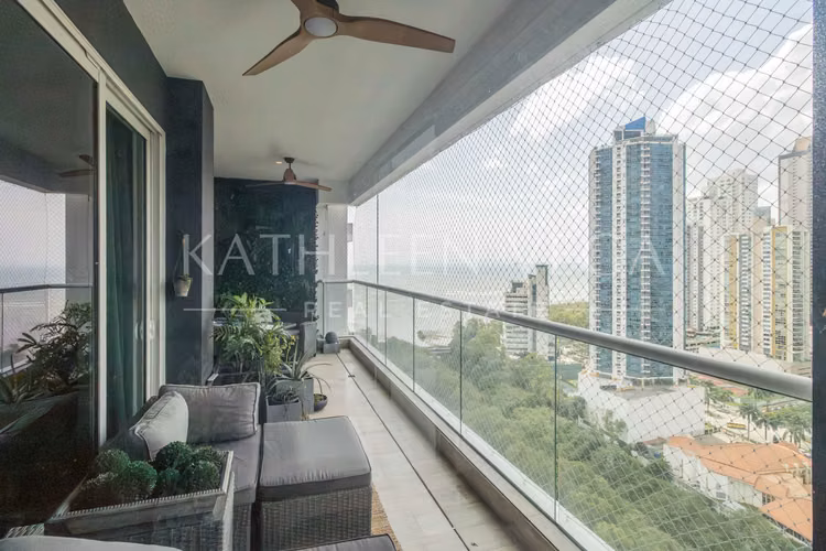Se vende amplio apartamento con acabados modernos y de alta gama, en el P.H. Aria de Costa del Este