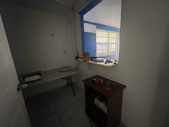 Casa Comercial en Remate Bancario – 288 m² – Avenida La Fontana, Chanis
