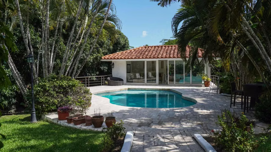¡Casa de Playa + Casa de Huéspedes en Venta en Punta Barco Resort! - Imagen 13