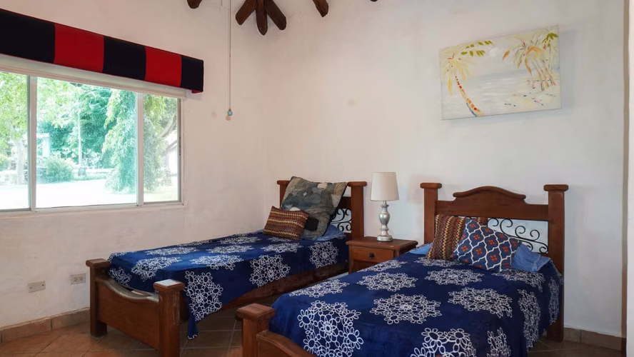 ¡Casa de Playa + Casa de Huéspedes en Venta en Punta Barco Resort! - Imagen 11