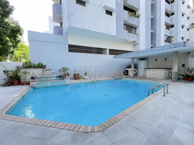 Venta de Apartamento de 213 m2 en PH Tiffany, Paitilla 23-9652GG
