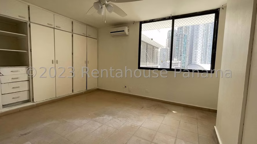 Venta de Apartamento de 213 m2 en PH Tiffany, Paitilla 23-9652GG