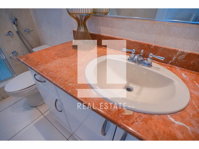 Se Vende Apartamento en PH Bahia Esmeralda - Imagen 7