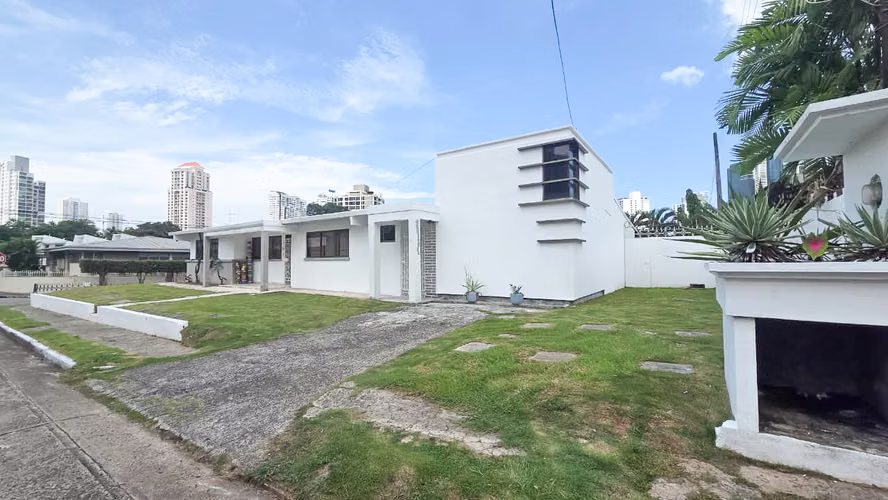 Venta de Casa en San Francisco, 234m2 de construcción y 596m2 de terreno
