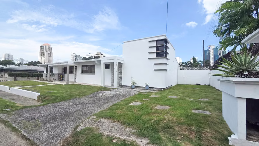 Venta de Casa en San Francisco, 234m2 de construcción y 596m2 de terreno