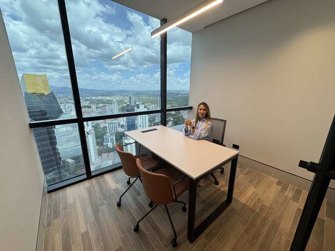 oficina amoblada en calle 50 Tower Financial Center - Imagen 3