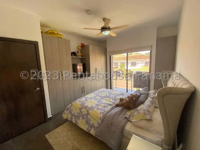 Venta de Casa Exclusiva en Altos de Panamá 25-8781GG