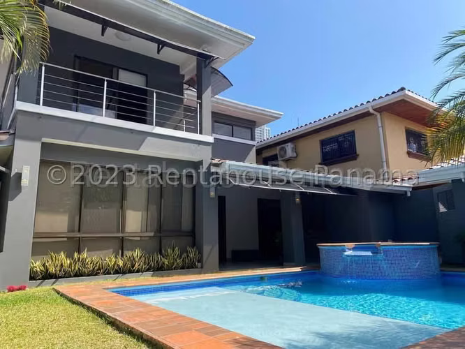 Venta de Casa Exclusiva en Altos de Panamá 25-8781GG