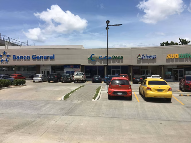 PLAZA NUEVO TOCUMEN ALQUILO LOCAL 141 M2 PLANTA BAJA $2,850