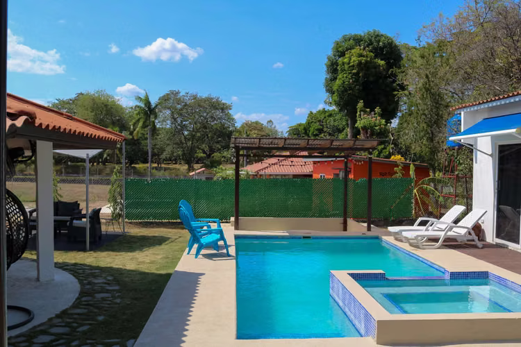 Casa de playa en Venta en Coronado con Potencial de Alquiler