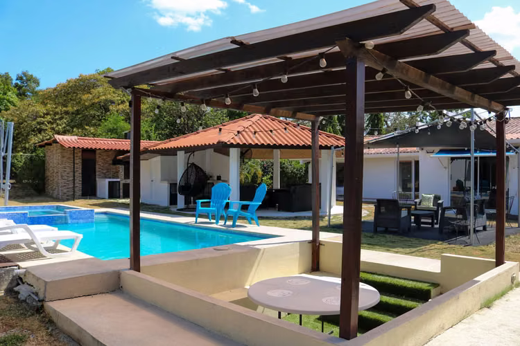 Casa de playa en Venta en Coronado con Potencial de Alquiler