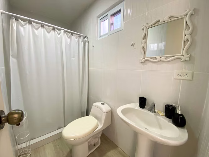 Casa de playa en Venta en Coronado con Potencial de Alquiler