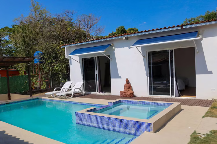 Casa de playa en Venta en Coronado con Potencial de Alquiler