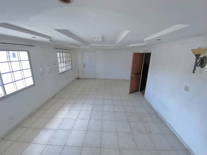 Casa de esquina 2 niveles en Don Bosco a la venta