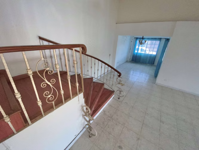 Casa de esquina 2 niveles en Don Bosco a la venta