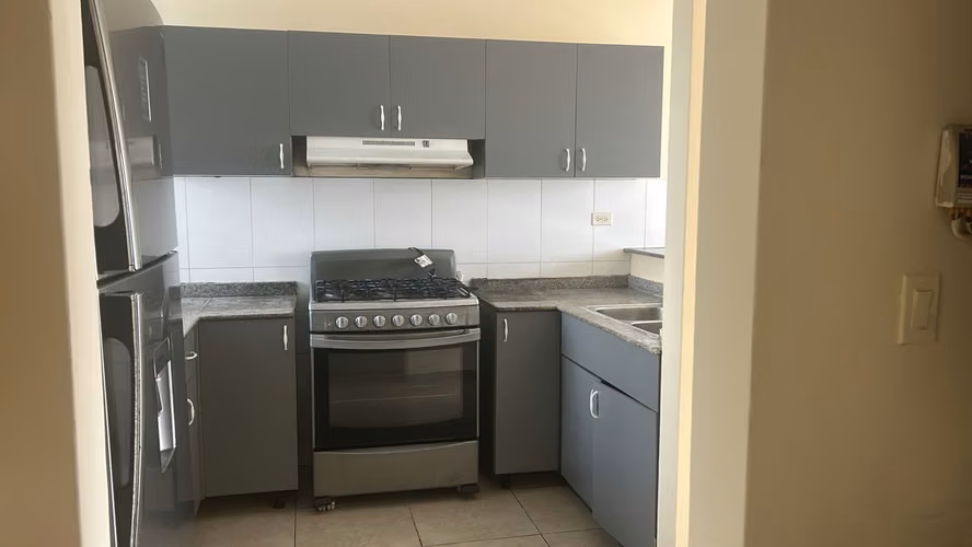 SE VENDE CÓMODO APARTAMENTO A UNA CUADRA DE AVENIDA BALBOA