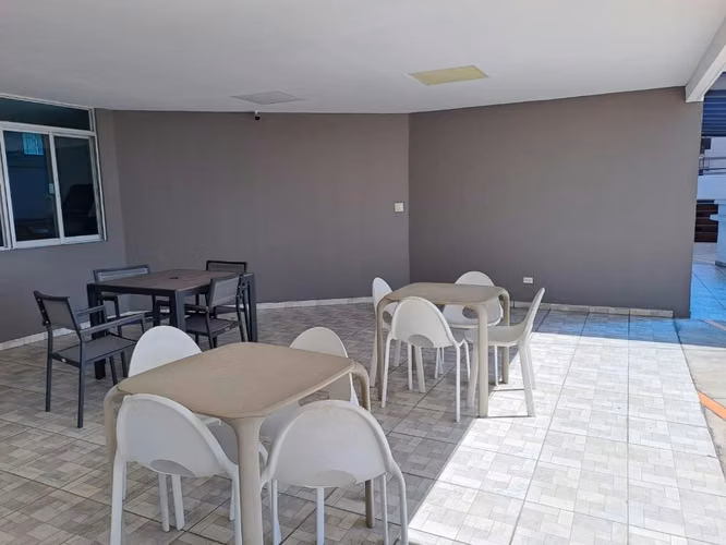 SE VENDE CÓMODO APARTAMENTO A UNA CUADRA DE AVENIDA BALBOA
