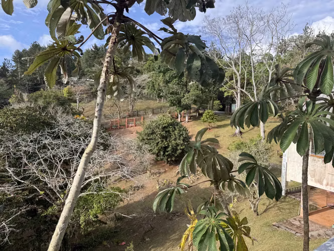 Se vende finca en Altos de Cerro Azul