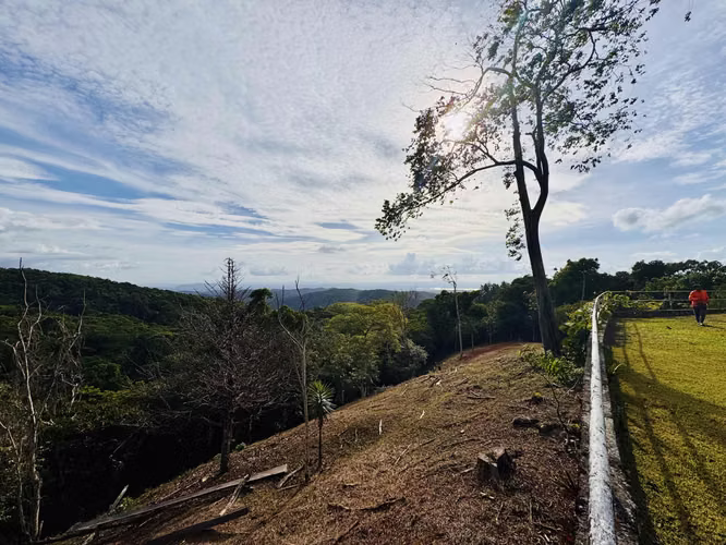 Se vende finca en Altos de Cerro Azul