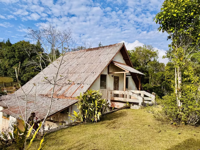 Se vende finca en Altos de Cerro Azul