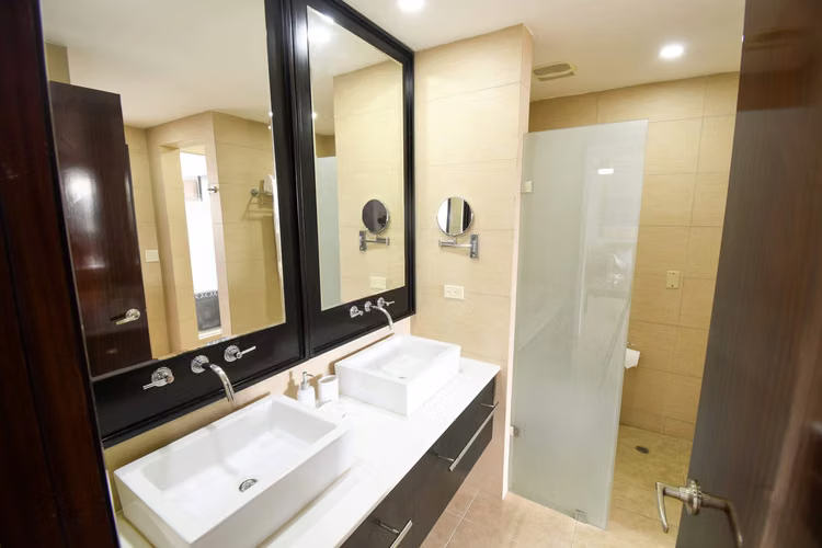 Nikky Beach Playa Blanca – Impresionante apartamento frente al mar en venta