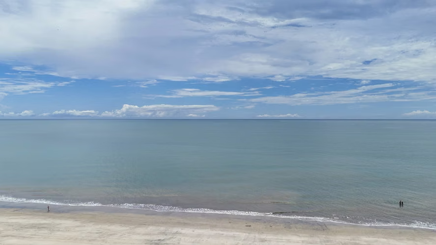Nikky Beach Playa Blanca – Impresionante apartamento frente al mar en venta