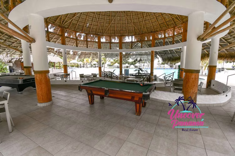 Nikky Beach Playa Blanca – Impresionante apartamento frente al mar en venta