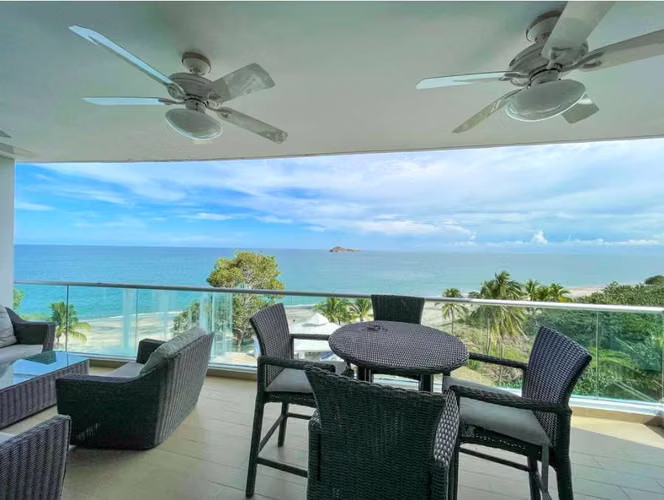 Se vende apartamento en Santa Clara Residences frente al mar