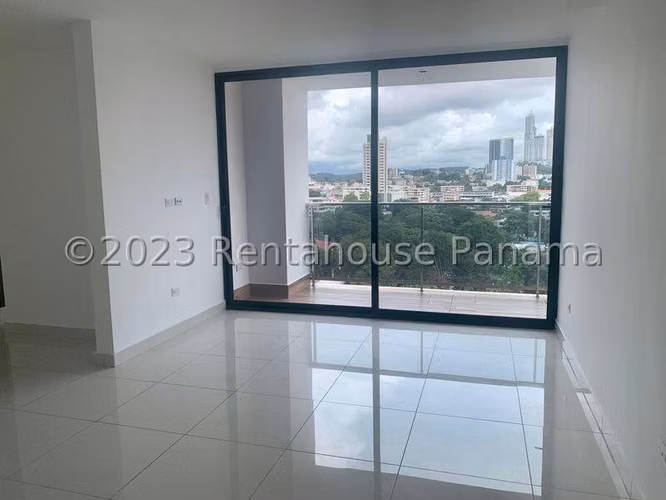 Venta de Apartamento de 92 m2 en PH Carreras El Carmen 26-2767GG